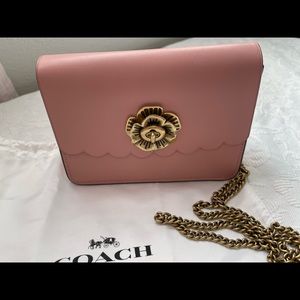 Coach Tearose turnlock Bowery crossbody peony.